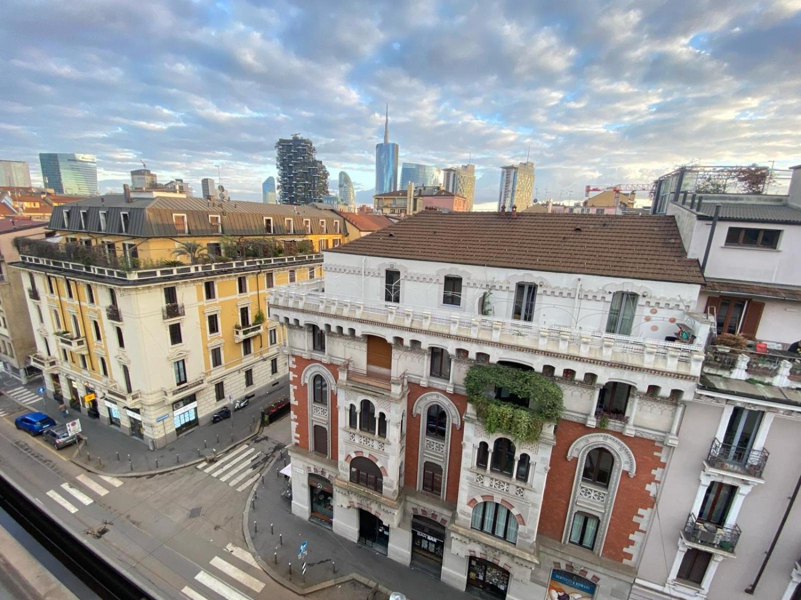 Skyline Isola Apartment Milan